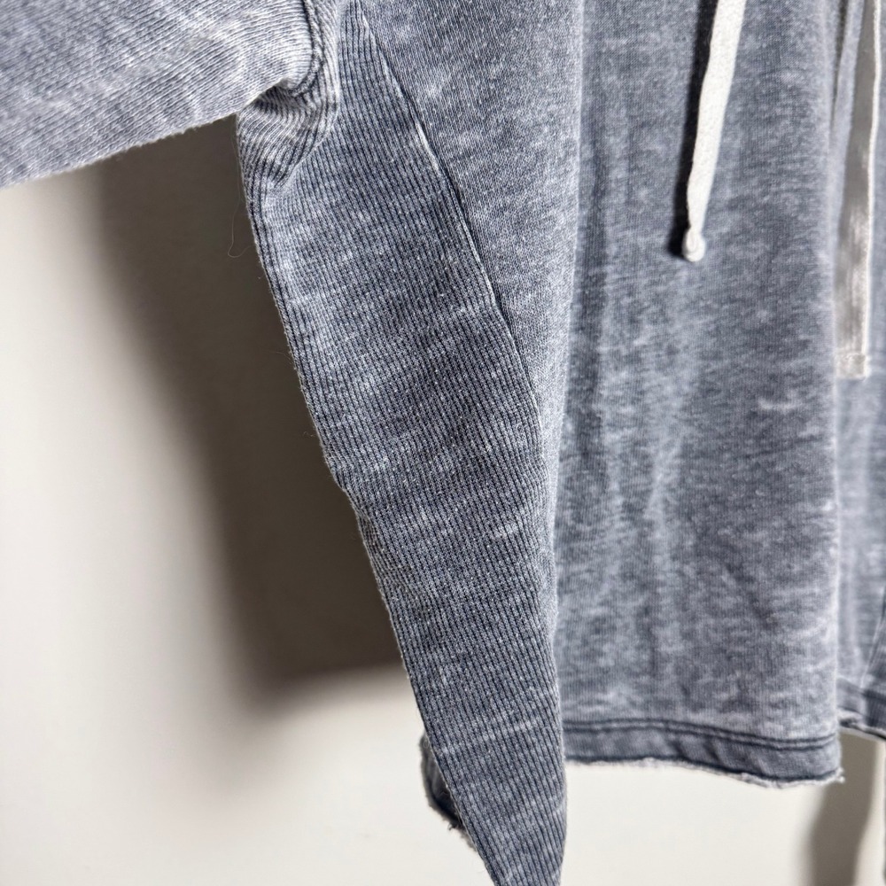 Colsie Women Medium Gray Acid Wash Cropped Hoodie Sweatshirt Raw Hem Lounge - Picture 3 of 6